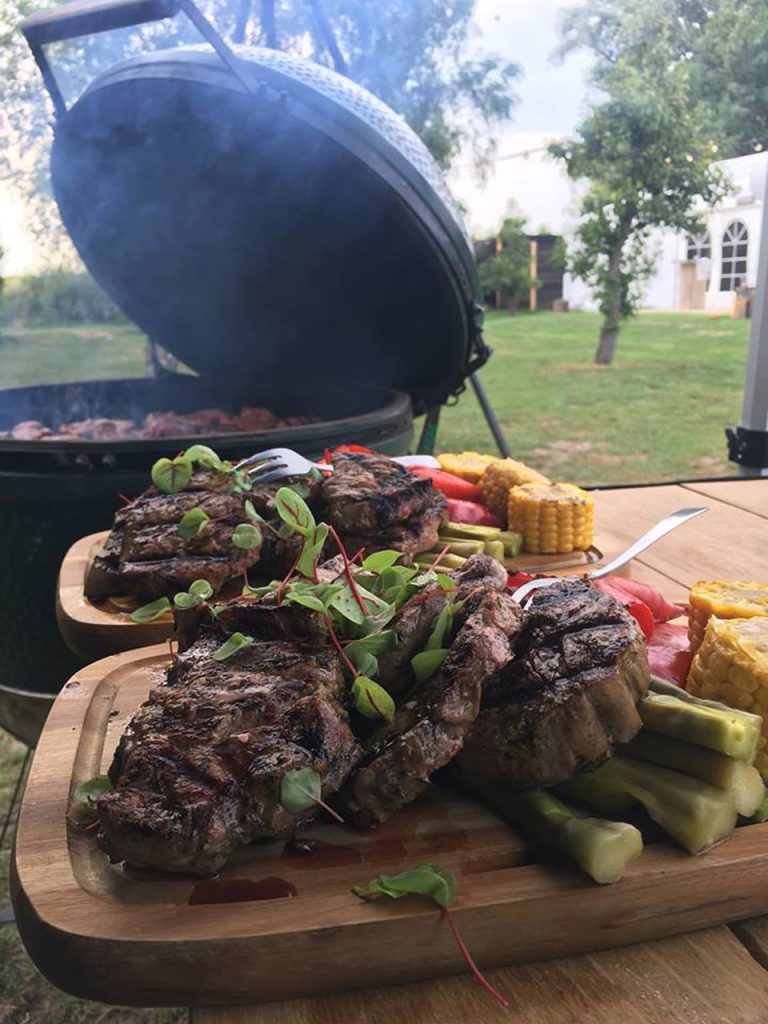 Verhoog je Volgende Evenement met BBQ-Catering: De Big Green Egg Ervaring 6 BBQ Catering