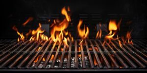 Een BBQ met vlees dat langzaam wordt gerookt voor extra smaak, vlees roken BBQ in actie