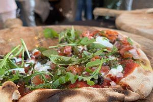 Assortiment De Ridder Catering 24 Foodtruck met pizza oven op locatie huren